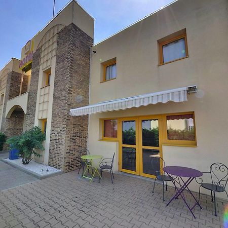 The Originals Access, Hôtel Béziers Est  Villeneuve-lès-Béziers Exterior foto